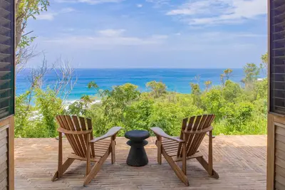 Image de Peaceful oceanview retreat with 2 king suites, private pool & lush gardens