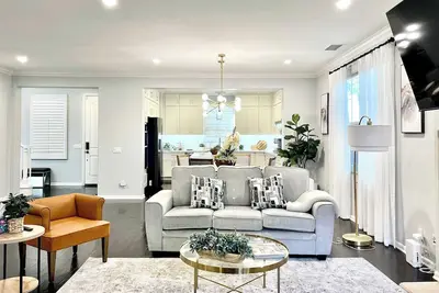 Image de @ Marbella Lane - Vibrant 4br Home in Irvine