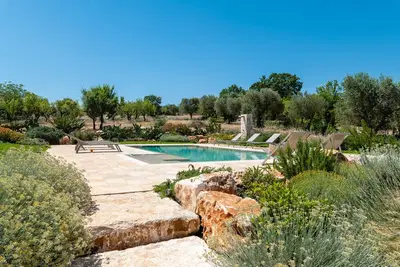 Image de Trulli Pietra Rossa with Pool by Wonderful Italy