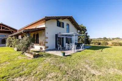 Image de Maison de vacances 'Le Basque' avec piscine partagée, terrasse privée et Wi-Fi