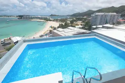 Image de Beach Front 4 Bed Condon C2. 1 with Sea View and Private Pool! !
