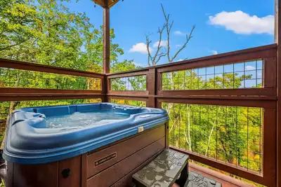 Image de Cabin w/ Private Hot Tub, Game Room & Views