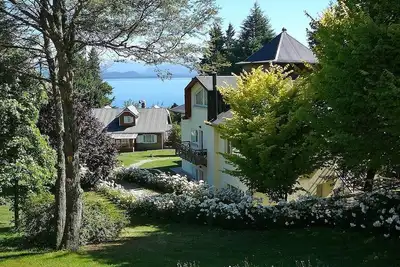 Image de 2 Bright Rooms w/ Scenic Views for Adventurous Getaways & Breakfast in Bariloche