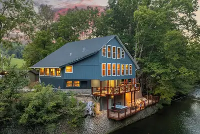 Image de Riverbound | Hot Tub | River Access | Game Room