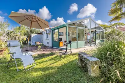 Image de Maison de Vacances 'Du Peintre' avec Terrasse Privée, Wi-Fi et Climatisation