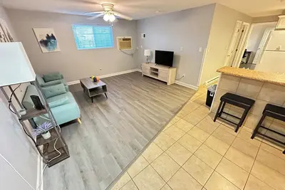 9 Fresh Getaway - with private washer and drier