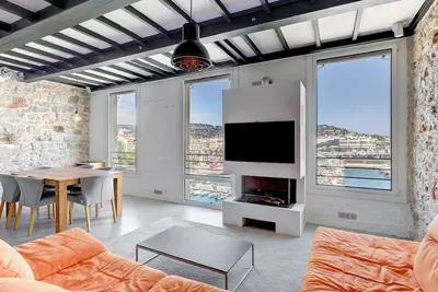 Image de Duplex avec vue panoramique sur le port de Cannes