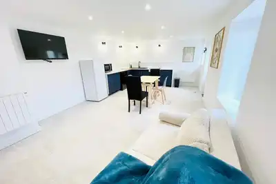 Image de ✨ Maison rénovée au calme – sur les hauteurs de Civaux ✨