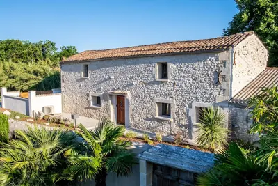 Image de Maison de Vacances 'Le Clos De La Grange Proche Plages' avec Terrasse Privée, Wi-Fi et Climatisation