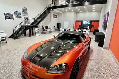 Image de Luxury Racing Garage…make Sebring your play ground.