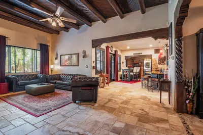 Image de New Property! Mediterranean Charm with Southwestern Soul - Pet friendly!