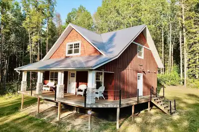 Image de Cabin/bunkhouse for hockey teams, bird watchers, Atv/Snowmobilers, family events