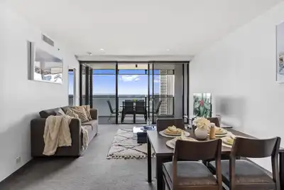 Image de Comfy 1 Bedroom + Study Unit at Circle on Cavill