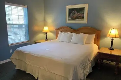 Image de Soak in Jacuzzi Tub & Enjoy Mountain Views in This Scenic Stay