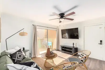 Image de 2b/2b Scottsdale Woodland Springs w/ Pool, Hot Tub, Tennis, and Fitness