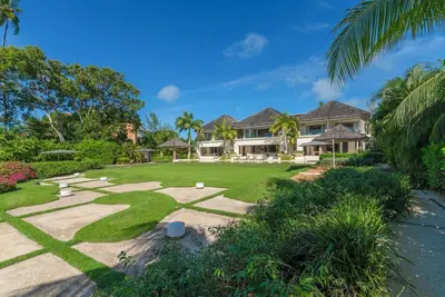 Image de Godings Beach House | Beach Front - Located in Stunning St. Peter with Private Pool