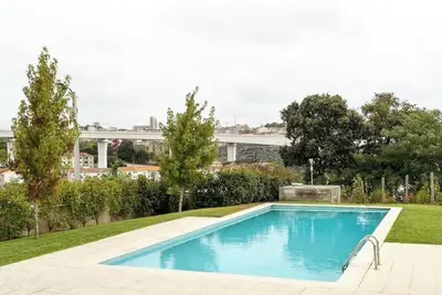 Image de Lovely Flat w/ Balcony, Pool & Garage by HostWise