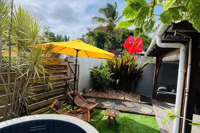 Image de Bungalow la Tipik proche plage des raisins clairs, commerces et activités!