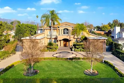 Image de Beautiful 7, 000 sqft Mansion in the heart of Arcadia