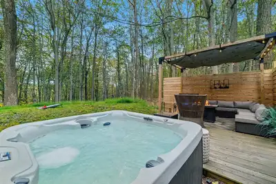 Image de Charming Chalet w/ Hot Tub, King Suite, Dog Friendly