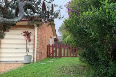 Image de Chic Modern Getaway with Stunning garden view Granny Flat in Mc 2079