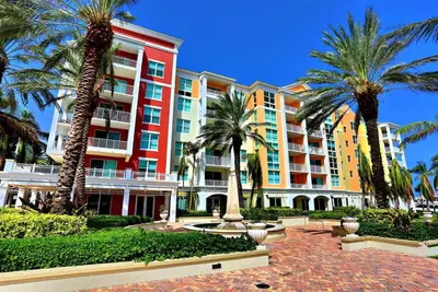 Image de Bright Modern Condo, Close To The Beach