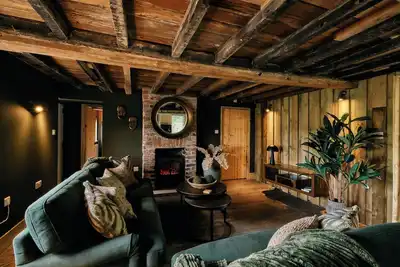 Image de Landlords Cottage was once the village pub, now a characterful holiday retreat in the heart of Lower Withington, Cheshire.