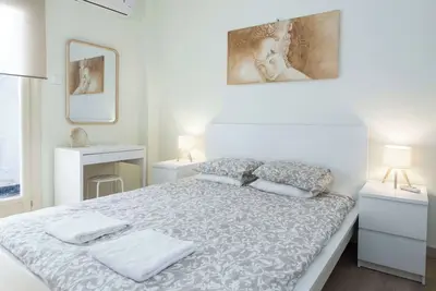Image de Cozy Minimal Studio by Ampelokipoi Metro