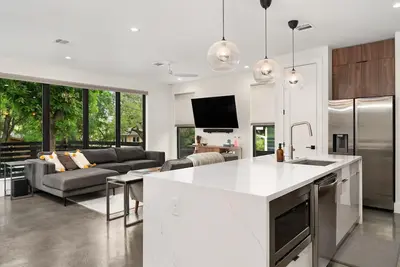 Image de Luxe Austin Riverside House w/ Skyline Deck