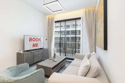 Image de Modern 2 Bed Sleeps 3 in Jvc with City Views