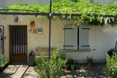 Image de Maison de vacances 'Maison Sur La Mare' avec vue sur la montagne, piscine privée et Wi-Fi