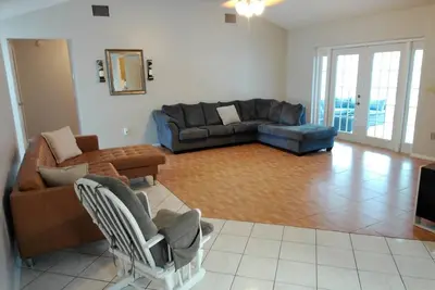 Image de Modern villa with pool