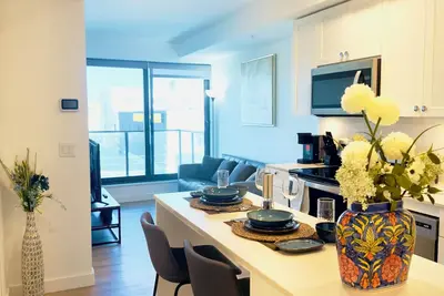 Image de Downtown Condo, Stylish & Comfy