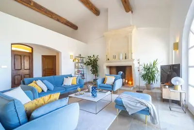 Image de Lavish Villa 1st Floor near Aix w/Pool, Ac & Sainte-Victoire Views - Le Tholonet