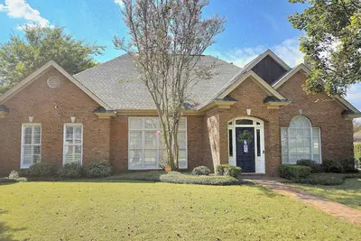 Image de The Brook at Eastchase/ 5-bdrm  3. 5 bths