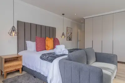 Image de Executive 1-bedroom cottage in Hermanus with Ac and kitchen.