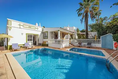 Image de Oliveira - Deux Chambres Villa, Couchages 4