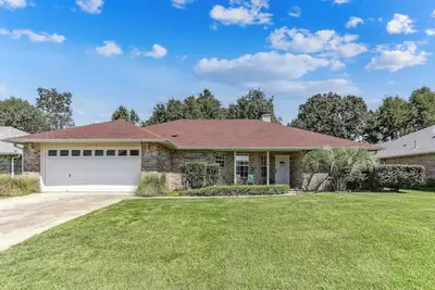 Image de Warm and Inviting 4br Home, Perfect for Families