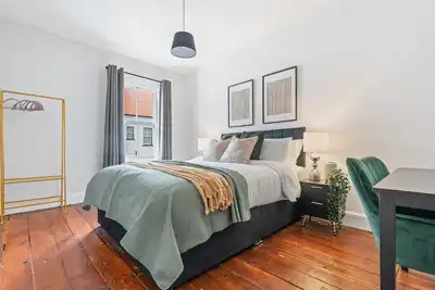 Image de Stunning & Charming Home | Free Wi-Fi | Sleeps