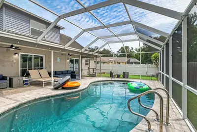 Private Pool + Fire Pit + Mini Golf & Luxury Vibes