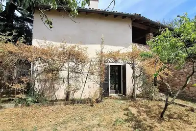 Image de Dwelling of the ancient walls.