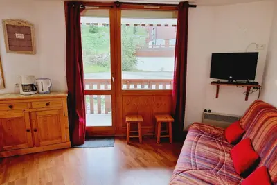 Image de À 100m des pistes de ski, 1er étage, balcon, télévision, 32m², Montalbert