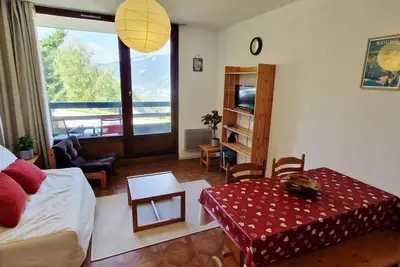 Image de 150m du centre station, 1er étage, vue montagne, balcon, télévision, casier à ski, 25m², Montalbert