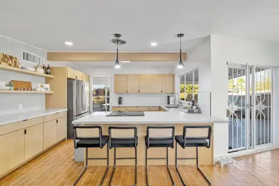 Image de Charming 4-bedroom house with beautiful landscape, pool, and Mountain View’s