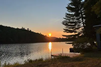 Image de The Papillon Lakehouse - waterfront property one hour from Ottawa