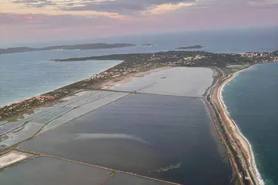 Image de Appt 2p-Wifi-Parking-Pied dans l'eau-Plage La Badine-Presqu'ile de Gien-Hyères