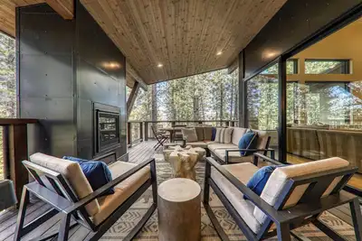 Image de Pristine Mountain Home, Schaffers Mill Golf, Ski & Club Amenities! Lake Tahoe