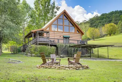 Image de Mins to Dollywood: Renovated ‘Boujee Bear’ Cabin
