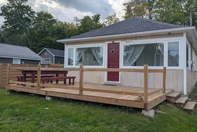 Image de Lakehouse Peaceful Cottage Modern Retreat - Pet Friendly!