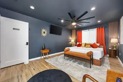 Image de KingBeds| Skylight|1gb Wi-Fi| Step-free| Clean